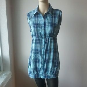 FANG Size Large Women's Button Down blouse